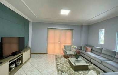 Imagem: A casa possui 2 Dormitórios, 2 Banheiros, 170m² de Área e