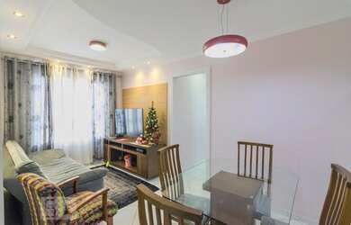 Imagem: O apartamento possui 3 Dormitórios, 1 Banheiro, 1 Vaga na garagem