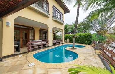 Imagem: A casa em condomínio possui 3 Dormitórios, 2 Banheiros, 3