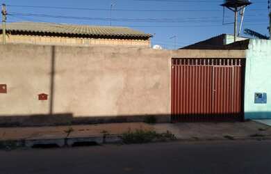 Imagem: A casa possui 3 Dormitórios, 1 Banheiro, 90m² de Área e