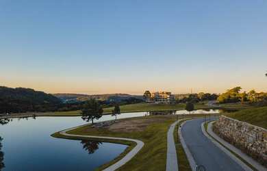 Imagem: O terreno possui 1.000m² de Área e está localizado em Gramado