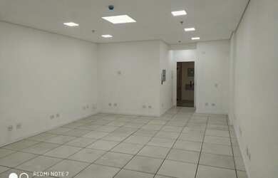 Imagem: O depósito possui 1 Vaga na garagem, 45m² de Área e está