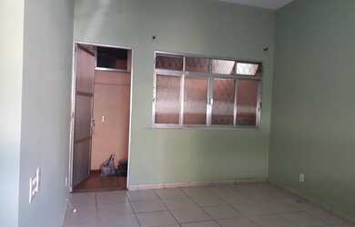 Imagem: A casa possui 1 Dormitório, 1 Banheiro, 64m² de Área e está