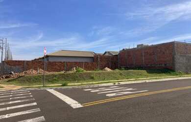 Imagem: O terreno possui 227m² de Área e está localizado em Centro