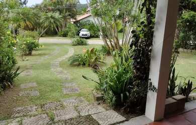 Imagem: A casa em condomínio possui 3 Dormitórios, 1 Banheiro, 2 Vagas