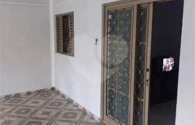 Imagem: A casa possui 2 Dormitórios, 1 Banheiro e 100m² de Área e