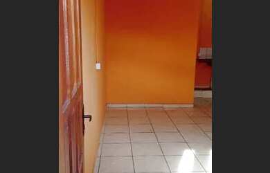 Imagem 6: Aluga-se Quitenete. Área de serviço, 1 Vaga na garageme1 Dormitório