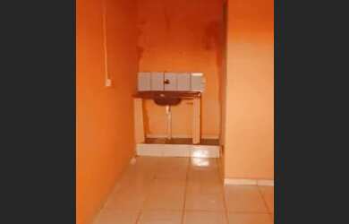 Imagem 3: Aluga-se Quitenete. Área de serviço, 1 Vaga na garageme1 Dormitório