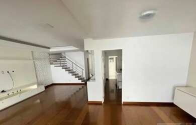 Imagem: A casa em condomínio possui 3 Dormitórios, 4 Banheiros, 4