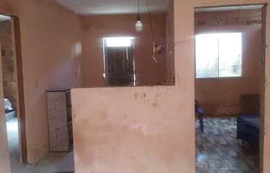 Imagem 4: Casa. Varanda, 1 Banheiroe2 Dormitórios