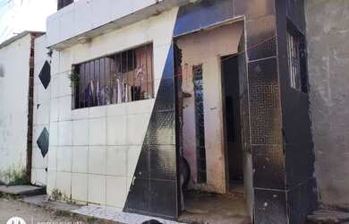 Imagem: A casa possui 1 Dormitório, 1 Banheiro e está localizado