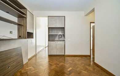 Imagem 2: Apartamento refomado a venda com 2 quartos e dependência revertida para...