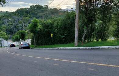 Imagem: O terreno possui 926m² de Área e está localizado em Centro