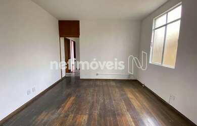 Imagem: O apartamento possui 3 Dormitórios, 1 Banheiro, 1 Vaga na garagem