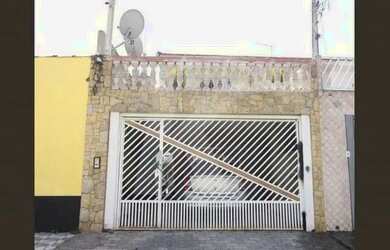 Imagem: A casa possui 3 Dormitórios, 2 Banheiros, 2 Vagas na garagem