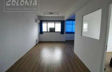 Imagem: O depósito possui 1 Vaga na garagem e 53m² de Área e está