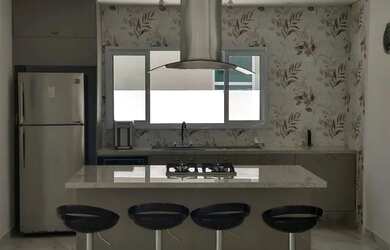 Imagem: A casa em condomínio possui 3 Dormitórios, 4 Banheiros, 3