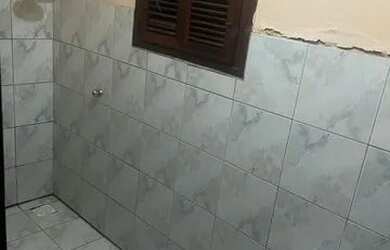 Imagem: A casa possui 3 Dormitórios, 3 Banheiros e 1 Vaga na garagem