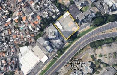 Imagem: O terreno possui 5.400m² de Área e está localizado em Itaigara