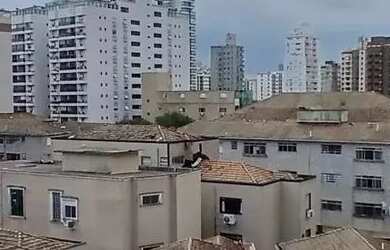 Imagem 7: Apartamento com três dormitórios, suíte e vaga demarcada para locação...