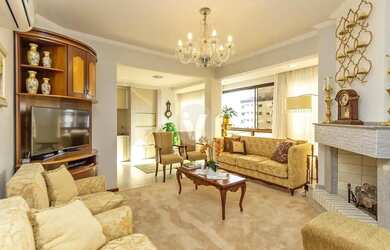 Imagem: O apartamento possui 4 Dormitórios, 5 Banheiros, 2 Vagas na