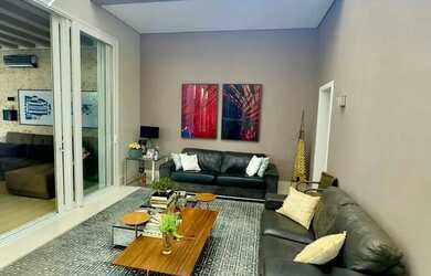 Imagem: A casa em condomínio possui 3 Dormitórios, 4 Banheiros, 4