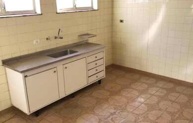 Imagem: A casa possui 3 Dormitórios, 3 Banheiros, 3 Vagas na garagem