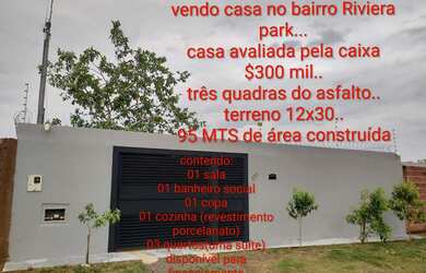 Imagem: A casa possui 3 Dormitórios, 2 Banheiros, 4 Vagas na garagem