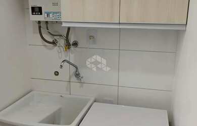 Imagem 12: Apartamento semimobiliado com 2 quartos uma vaga de garagem coberta e...