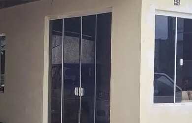 Imagem: A casa possui 2 Dormitórios, 1 Banheiro, 3 Vagas na garagem