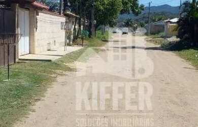 Imagem: A casa possui 2 Dormitórios, 3 Banheiros, 2 Vagas na garagem