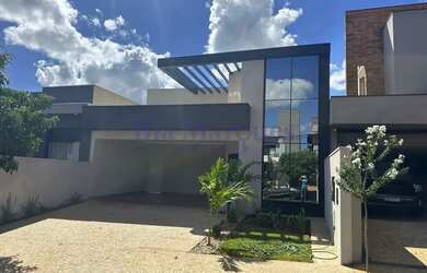 Imagem: A casa em condomínio possui 2 Dormitórios, 3 Banheiros, 4