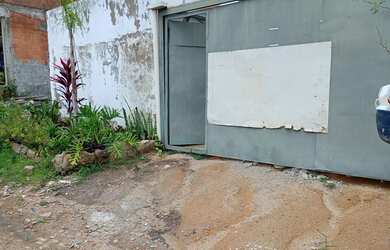 Imagem: A casa possui 1 Dormitório, 1 Banheiro, 2 Vagas na garagem