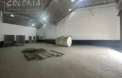 Imagem: O depósito possui 4 Vagas na garagem, 291m² de Área, Imóvel