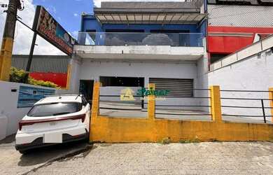 Imagem: O depósito possui 1 Vaga na garagem, 600m² de Área e está