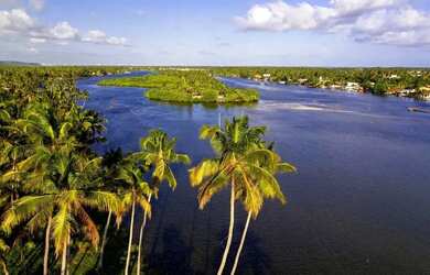 Imagem: O terreno possui 360m² de Área e está localizado em Marechal