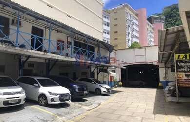 Imagem: O depósito possui 5 Vagas na garagem, 300m² de Área e está