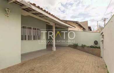 Imagem: A casa possui 4 Dormitórios, 2 Banheiros, 3 Vagas na garagem