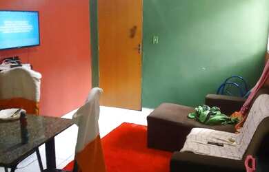 Imagem: O apartamento possui 2 Dormitórios, 1 Banheiro e 2 Vagas na