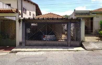 Imagem: A casa possui 4 Dormitórios, 2 Banheiros, 2 Vagas na garagem