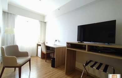 Imagem: O apartamento possui 1 Dormitório, 1 Banheiro, 1 Vaga na garagem