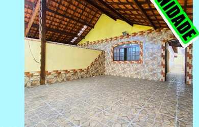 Imagem: A casa possui 2 Dormitórios, 2 Banheiros, 2 Vagas na garagem