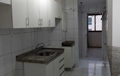 Imagem: O apartamento possui 2 Dormitórios, 1 Banheiro, 2 Vagas na