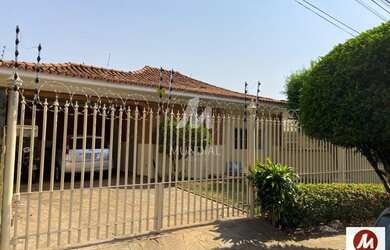 Imagem: O depósito possui 2 Vagas na garagem, 251m² de Área e está