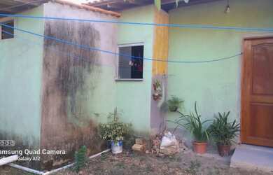 Imagem: A casa possui 2 Dormitórios, 2 Banheiros e está localizado