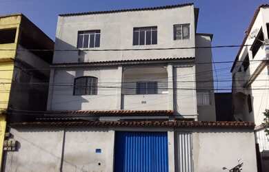 Imagem: A casa possui 3 Dormitórios, 2 Banheiros e está localizado