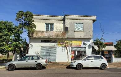 Imagem: A casa possui 5 Dormitórios, 5 Banheiros, 392m² de Área e