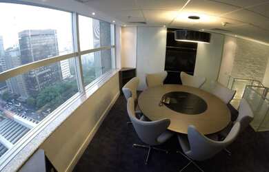 Imagem: O depósito possui 3 Vagas na garagem e 60m² de Área e está