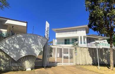 Imagem: A casa em condomínio possui 4 Dormitórios, 2 Banheiros, 3