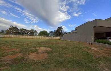 Imagem: O terreno está localizado em Loteamento Recanto do Lago, São